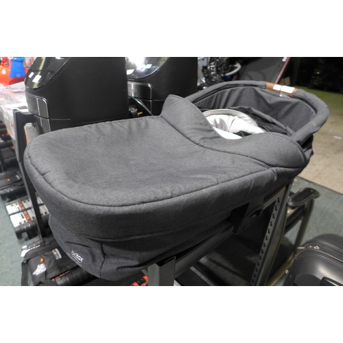 3256 - Britax Strider carrycot, Original RRP £199.99 + VAT  (316-361) *This lot is subject to VAT