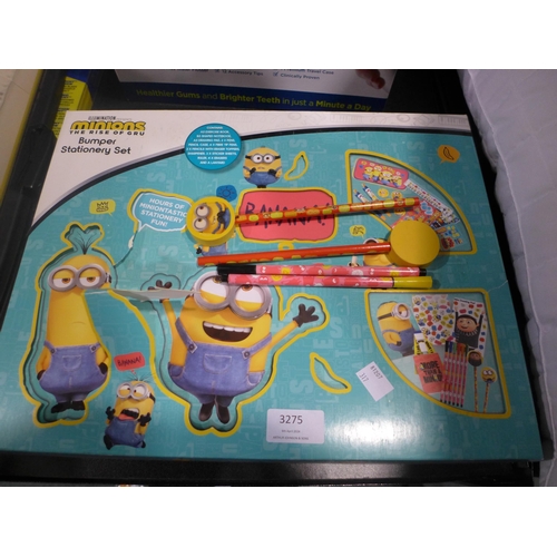 3275 - Minions Bumper Stationery set    (317-190) *This lot is subject to VAT