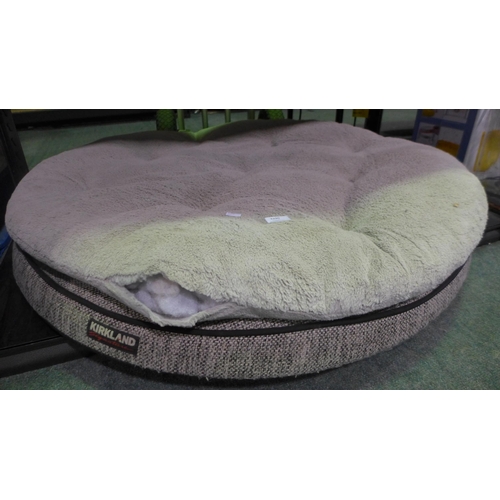 3290 - Kirkland Signature Round Orthopedic Pillow Pet Bed - Ripped/ Torn  (317-26) *This lot is subject to ... 