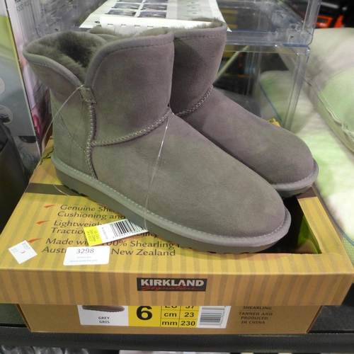 3298 - Kirkland Signature Grey shearling boots -Size Uk 4 (317-810)  * This lot is subject to vat