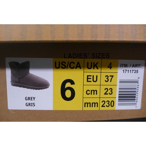 3298 - Kirkland Signature Grey shearling boots -Size Uk 4 (317-810)  * This lot is subject to vat