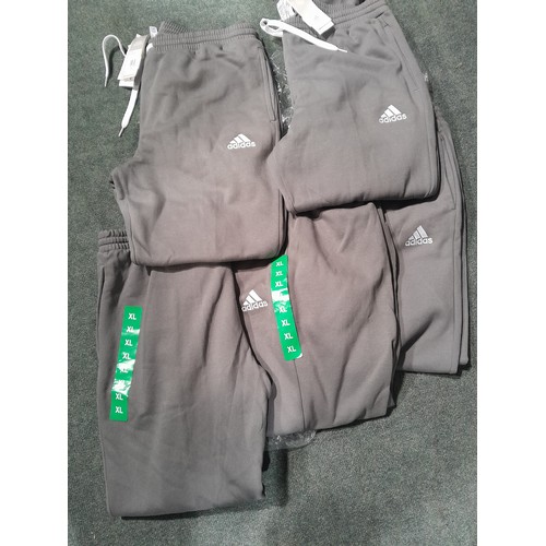 3154 - Five pairs of men's grey Adidas joggers - size XL * This lot is subject to VAT