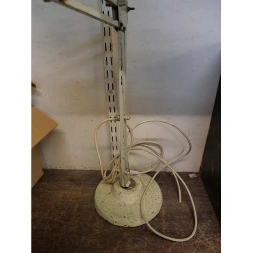 286 - An anglepoise table lamp