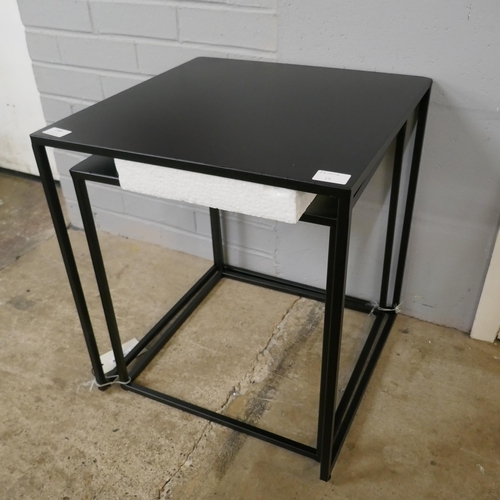 1340 - A black metal nest of two tables