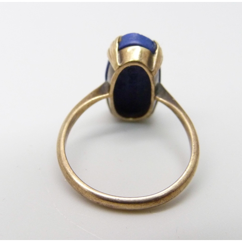 1019 - A 9ct gold and Wedgwood ring, 2.4g, M