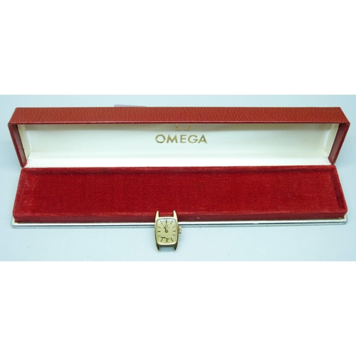 1109 - A lady's Omega De Ville wristwatch head with an Omega box