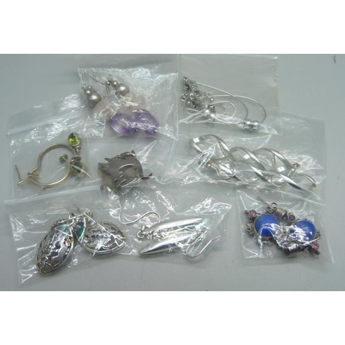 1142 - Eight pairs of silver drop earrings