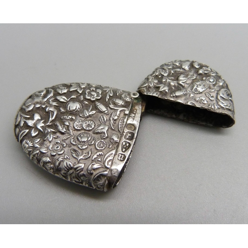 1152 - A Victorian silver vesta case, Chester 1883, 24mm x 39mm