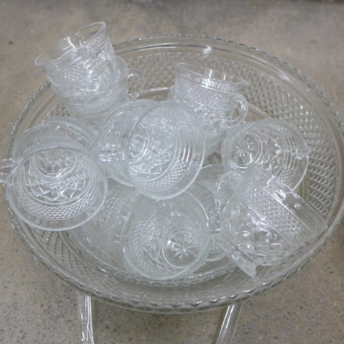 1180 - A large glass punch bowl set **PLEASE NOTE THIS LOT IS NOT ELIGIBLE FOR POSTING AND PACKING**