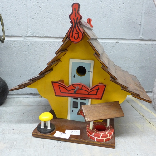 1184 - A wooden bird house