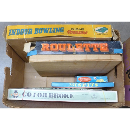 1186 - A collection of children's games including Ideal Flight Deck and Shaker Maker **PLEASE NOTE THIS LOT... 