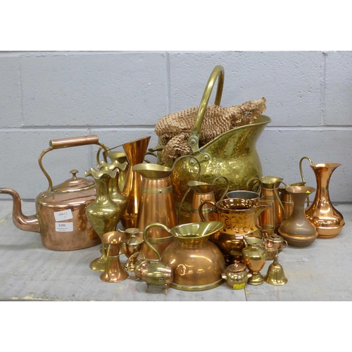 1191 - A collection of copper and brassware **PLEASE NOTE THIS LOT IS NOT ELIGIBLE FOR POSTING AND PACKING*... 