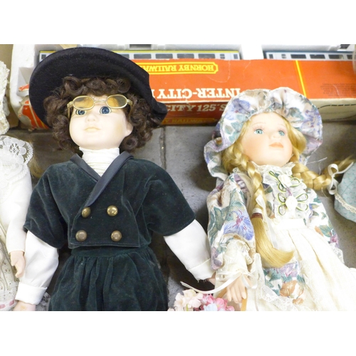 1209 - A collection of costume dolls and a Hornby Inter-City 125 part train set **PLEASE NOTE THIS LOT IS N... 