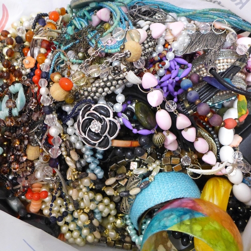 716 - A bag of necklaces and bracelets