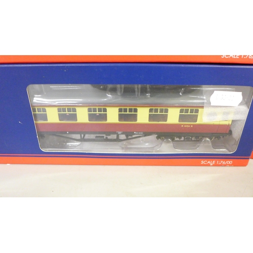 750 - Four Bachmann Branch-Line porthole coaches, all crimson and cream, boxed