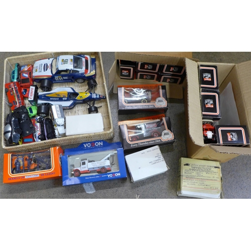 758 - A collection of die-cast model vehicles, boxed and loose including boxed Lledo