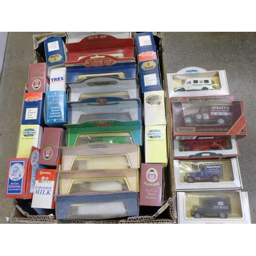 759 - A collection of thirty-eight Lledo die-cast model vehicles