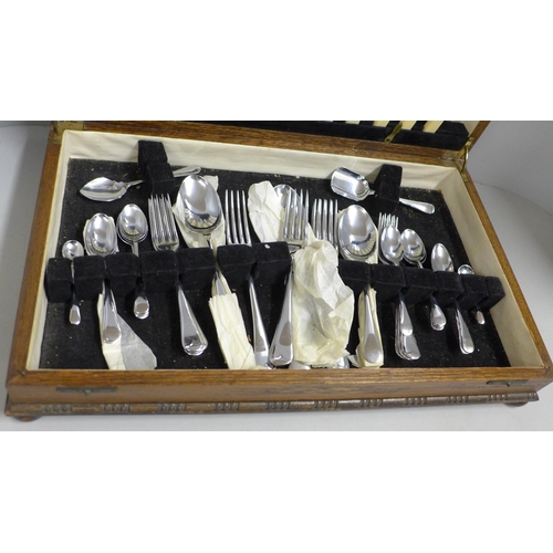 797 - A 1940s canteen of cutlery