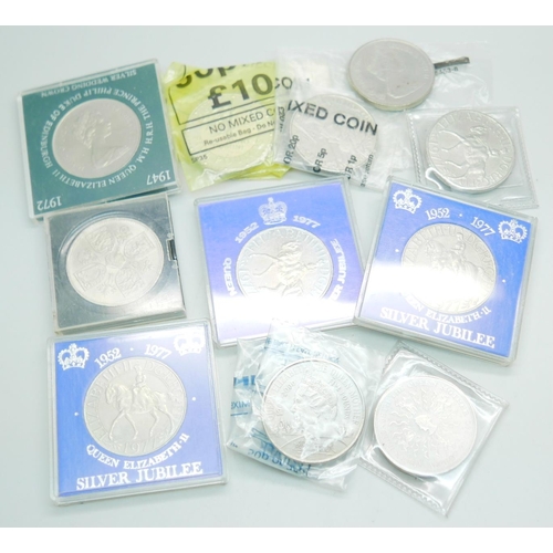 833 - A collection of ten commemorative crowns including three £5 coins