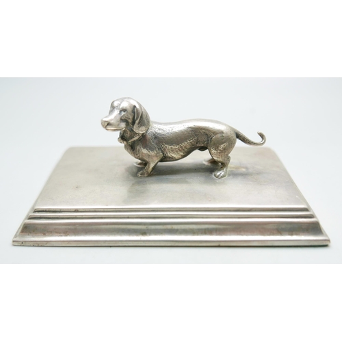 851 - A silver paperweight with Dachshund dog detail, Birmingham 1901, 259g weighted, 112mm wide