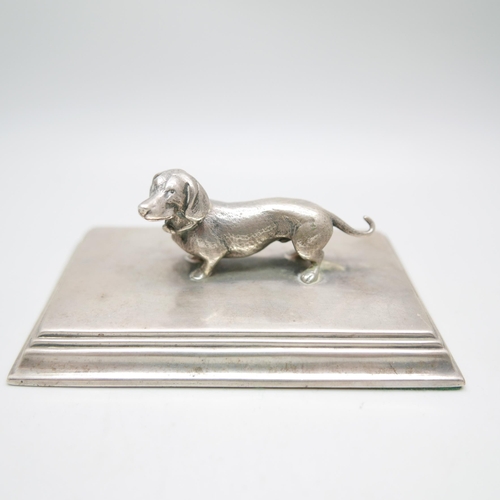 851 - A silver paperweight with Dachshund dog detail, Birmingham 1901, 259g weighted, 112mm wide