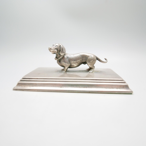 851 - A silver paperweight with Dachshund dog detail, Birmingham 1901, 259g weighted, 112mm wide