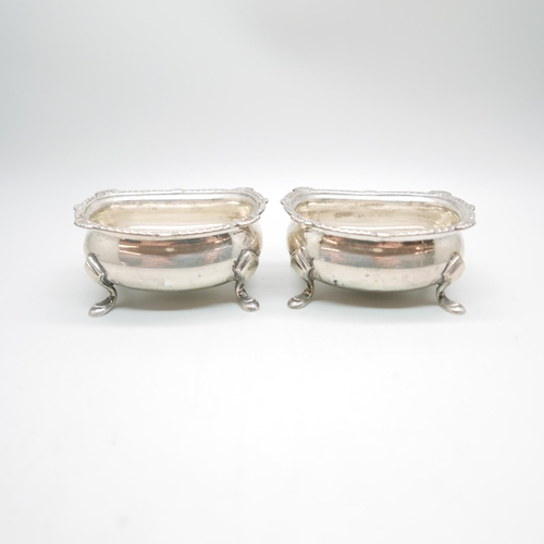 867 - A pair of silver salts, Walker & Hall, London 1938, 105g