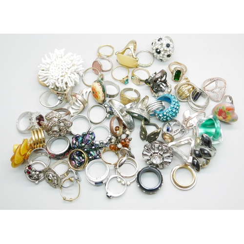 883 - Sixty-two costume rings