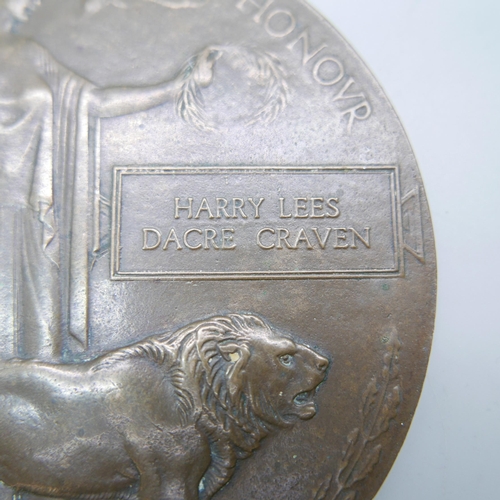 886 - A WWI death plaque to Harry Lees Dacre Craven