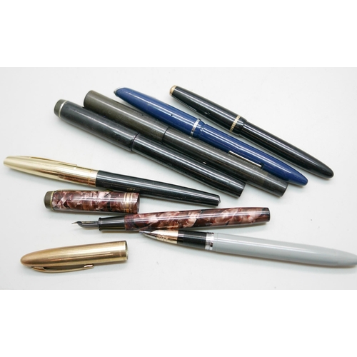 909 - Seven ink pens, Swan, Conway Stewart, Sheaffer, etc, some with 14ct gold nibs