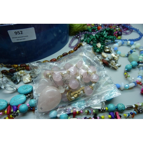 952 - A collection of semi-precious gemstone jewellery, rose quartz, malachite, etc.