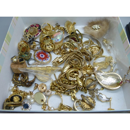 953 - A collection of gold toned jewellery including a Dior brooch, a 9ct gold wristwatch and two Butler a... 