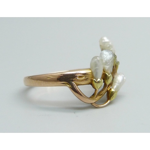 958 - A 14ct gold, freshwater pearl Art Nouveau style ring, 4g, M