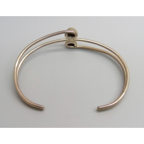 965 - A Tianguis silver bangle, boxed