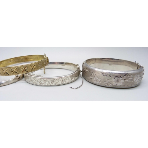 971 - Five silver bangles, 110g, (two dented)