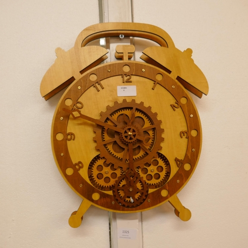 1325 - A wooden moving gears clock