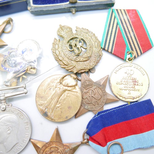 891 - WWII medals, other medals, etc., including a WWI Victory medal to 4298 Pte F Lutkin Camb R