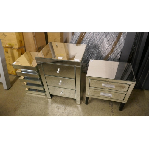 1547 - Two mirrored bedside chests and a mirrored plinth