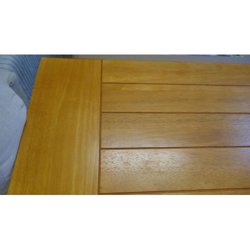 1568 - A beech dining table