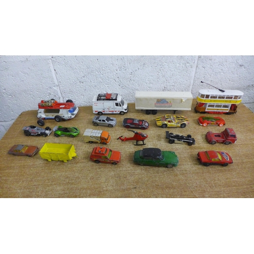 2086 - A box of die-cast model vehicles