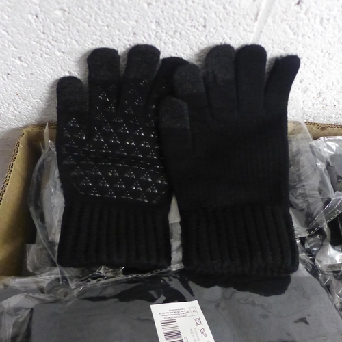 2092 - Approximately sixty pairs of woolen winter gloves, size L/XL