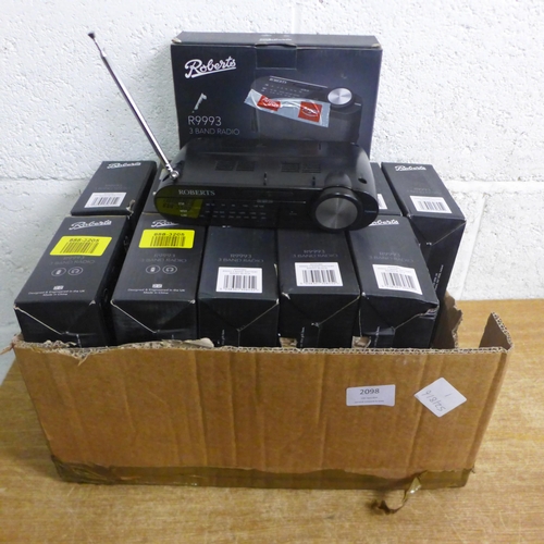 2098 - Twelve boxed Roberts R9993 3 band portable radios