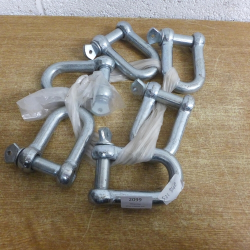 2099 - Six 19mm steel shackles - unused