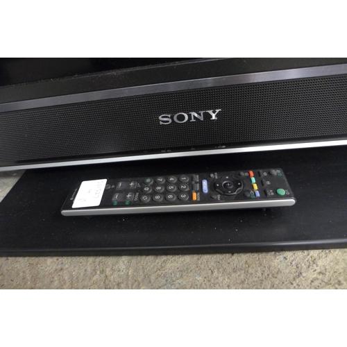 2157 - A Sony KDL 40D3500 LCD 40” TV with remote control