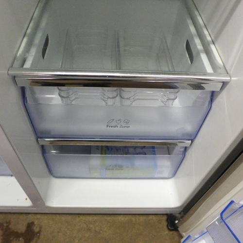 2174 - A Hi-Sense Multi Air Flow American style free standing fridge freezer with ice maker and water dispe... 