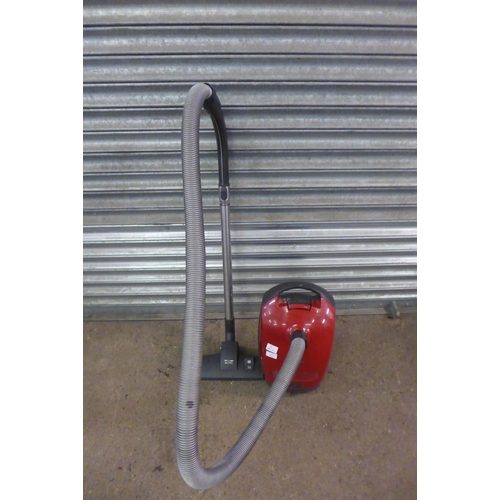 2183 - A Miele S2 Special 300 1600w vacuum cleaner - W