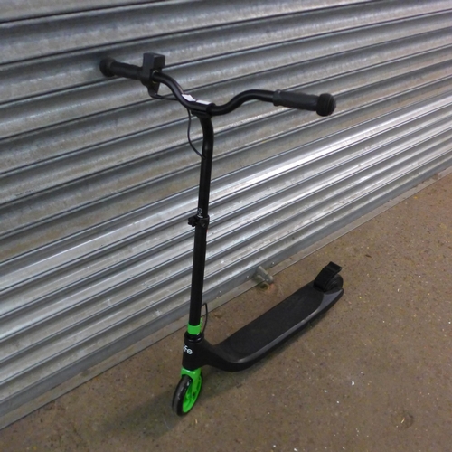 2194 - A Li-Fe 120 Pro lithium electric scooter with box and charger - RRP £129 - Police repossession