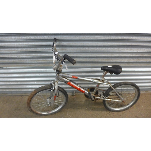 2196B - A Diamondback Joker BMX bike with a Gyro handlebar stem