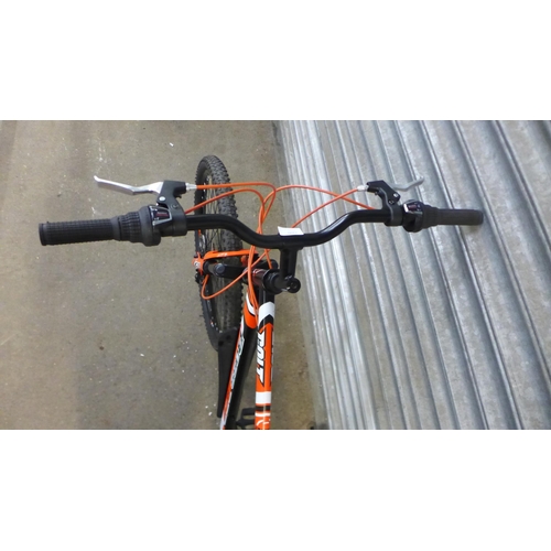 2200 - A men's Boss Colt 650B front suspension hardtail MTB with dual disc brakes and Revoshift gear set - ... 