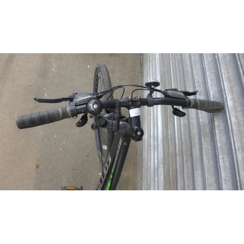 2205 - A women's Carrera Crossfire II multi-surface performance front suspension hardtail mountain bike